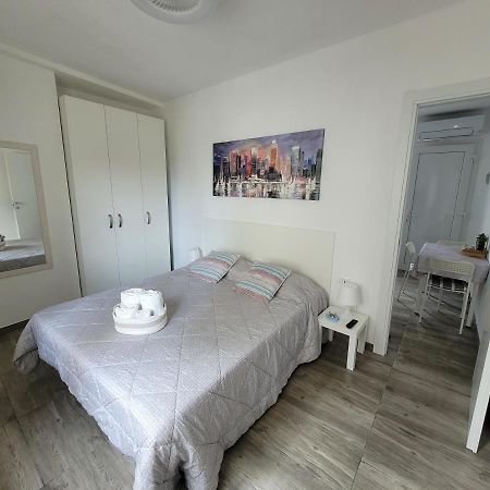 Arnica Apartment 利尼亚诺萨比亚多罗 外观 照片